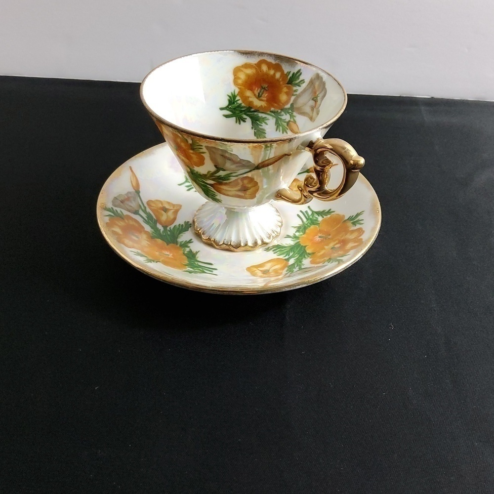 August Poppy Teacup & Saucer - Picture 2 of 4